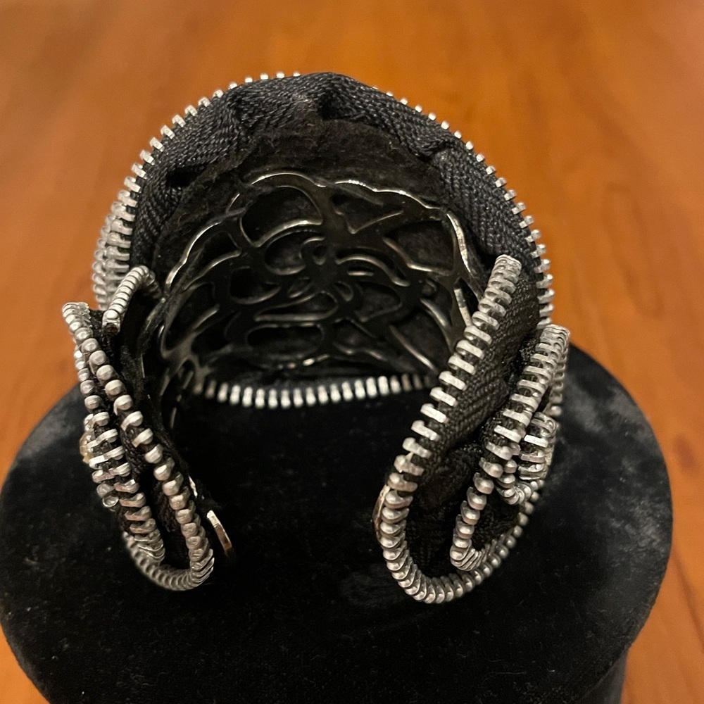 Black and Silver Zipper Cuff Spiral Bracelet - Picture 7 of 12